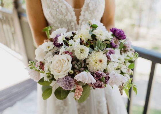summer wedding bouquet from Sue Hines Floral / hannah acheson photography / zephyr lodge / liberty lake WA