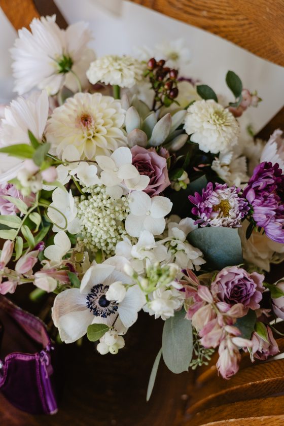 bouquet from Sue Hines Floral / hannah acheson photography / zephyr lodge / liberty lake WA