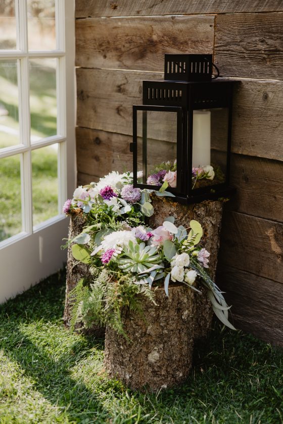 bouquet from Sue Hines Floral / hannah acheson photography / zephyr lodge / liberty lake WA